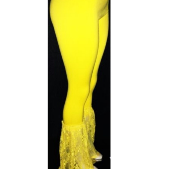 Sexy Yellow Spandex Legging with Lace Bottoms. - Picture 4 of 5